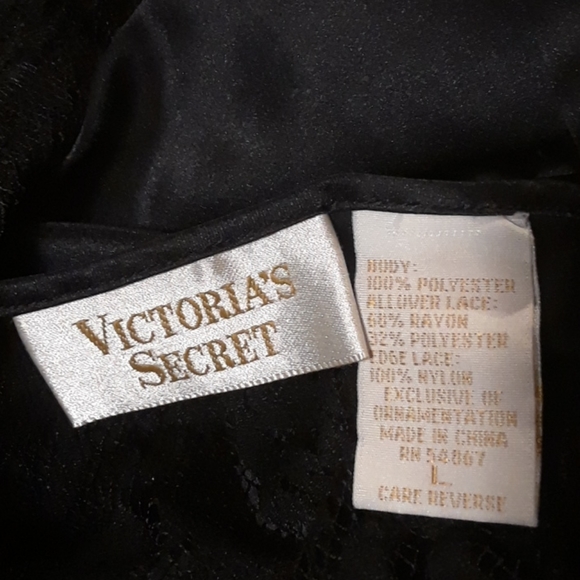 Vintage Victoria's Secret nightgown - Picture 9 of 10